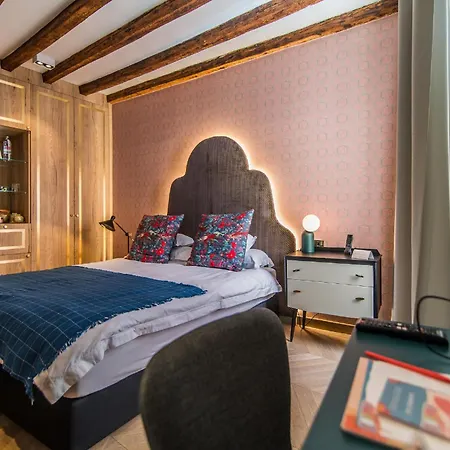 The Melegran Otel